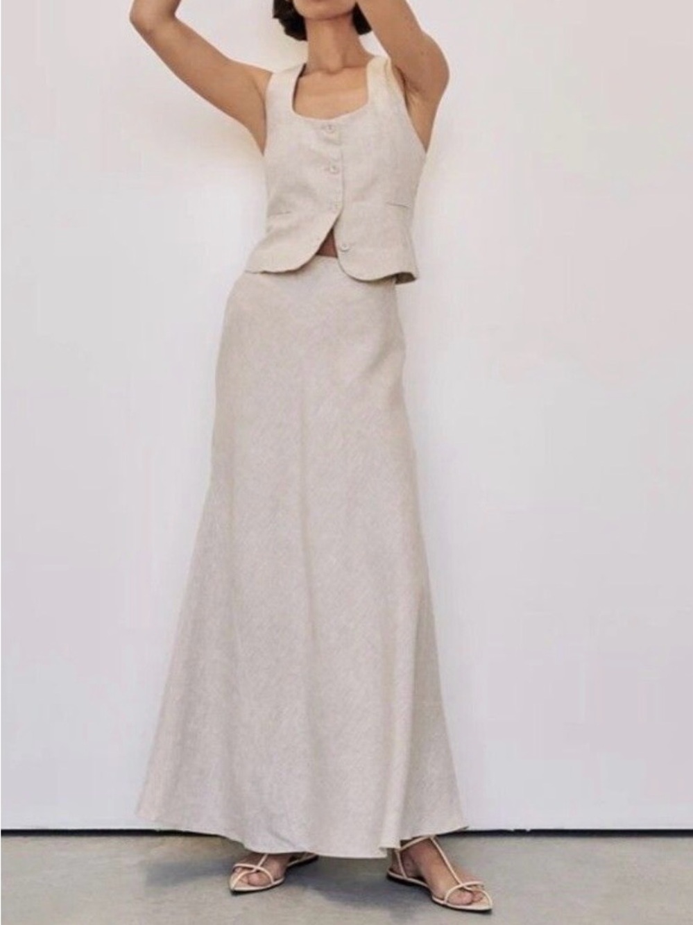 DISSH Natural Linen Sleeveless Button Vest